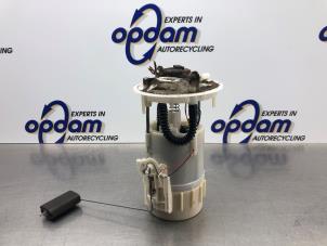 Gebruikte Benzinepomp Renault Megane II (BM/CM) 1.6 16V Prijs € 50,00 Margeregeling aangeboden door Gebr Opdam B.V.