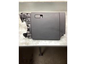 Begagnade Handskfack Volkswagen Up! (121) 1.0 12V 60 Pris € 35,00 Marginaltabell erbjuds av Gebr Opdam B.V.