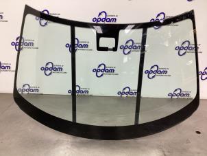 Używane Szyba przednia Suzuki Swift (ZC/ZD) 1.0 Booster Jet Turbo 12V SHVS Cena € 175,00 Procedura marży oferowane przez Gebr Opdam B.V.