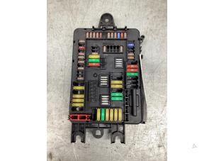 Begagnade Säkringsbox BMW 1 serie (F20) 125i 2.0 16V Pris € 50,00 Marginaltabell erbjuds av Gebr Opdam B.V.