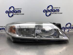 Begagnade Strålkastare, höger Renault Laguna II (BG) 1.8 16V Pris € 25,00 Marginaltabell erbjuds av Gebr Opdam B.V.