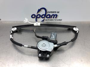 Begagnade Fönstermekanism, 2-dörrars, vänster fram Alfa Romeo 147 (937) 1.6 Twin Spark 16V Pris € 50,00 Marginaltabell erbjuds av Gebr Opdam B.V.