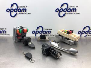 Begagnade Dator, motorstyrning Alfa Romeo 147 (937) 1.6 Twin Spark 16V Pris € 350,00 Marginaltabell erbjuds av Gebr Opdam B.V.