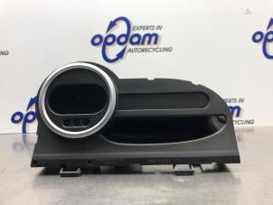 Gebruikte Kilometerteller KM Renault Twingo II (CN) 1.2 16V Prijs € 100,00 Margeregeling aangeboden door Gebr Opdam B.V.