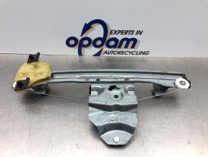 Begagnade Fönstermekanism för bakre dörr, 4-dörrars, vänster Renault Clio IV (5R) 0.9 Energy TCE 90 12V Pris € 50,00 Marginaltabell erbjuds av Gebr Opdam B.V.