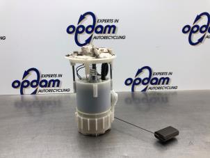 Gebruikte Benzinepomp Renault Scénic II (JM) 1.6 16V Prijs € 40,00 Margeregeling aangeboden door Gebr Opdam B.V.