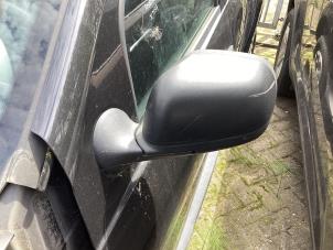 Begagnade Skärmspegel, vänster Dacia Duster (HS) 1.6 16V Pris € 75,00 Marginaltabell erbjuds av Gebr Opdam B.V.