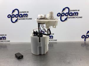 Gebruikte Benzinepomp Opel Insignia Sports Tourer 1.4 Turbo 16V Ecotec Prijs € 75,00 Margeregeling aangeboden door Gebr Opdam B.V.