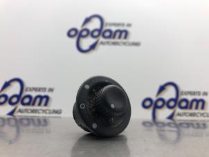 Begagnade Spegelspak Dacia Duster (HS) 1.6 16V Pris € 25,00 Marginaltabell erbjuds av Gebr Opdam B.V.