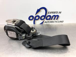 Begagnade Bakre säkerhetsbälte, höger Mercedes B (W245) 2.0 B-200 16V Turbo Pris € 50,00 Marginaltabell erbjuds av Gebr Opdam B.V.