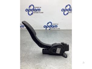 Begagnade Gaspedalsensor Ford Fiesta 6 (JA8) 1.6 TDCi 16V ECOnetic Pris € 35,00 Marginaltabell erbjuds av Gebr Opdam B.V.