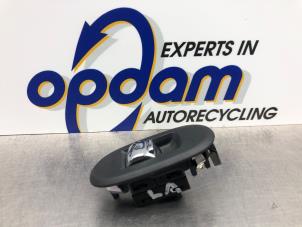 Gebruikte Elektrisch Raam Schakelaar Mini Mini (F55) 1.5 12V Cooper Prijs € 25,00 Margeregeling aangeboden door Gebr Opdam B.V.