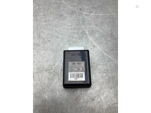 Gebruikte Module Centrale Deurvergrendeling Hyundai i30 (FD) 1.6 CVVT 16V Prijs € 45,00 Margeregeling aangeboden door Gebr Opdam B.V.