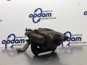 Używane Zacisk hamulcowy prawy tyl Honda Accord (CL/CN) 2.0 i-VTEC 16V Cena € 75,00 Procedura marży oferowane przez Gebr Opdam B.V.
