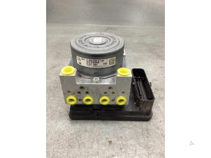 Begagnade ABS-pump Mercedes GLC (X253) 2.2 220d 16V BlueTEC 4-Matic Pris € 125,00 Marginaltabell erbjuds av Gebr Opdam B.V.