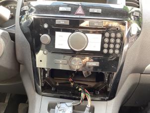 Używane Radioodtwarzacz CD Opel Zafira (M75) 1.7 CDTi 16V Cena € 150,00 Procedura marży oferowane przez Gebr Opdam B.V.