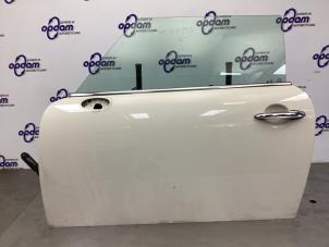 Gebruikte Portier 2Deurs links Mini Mini (R56) 1.6 16V Cooper Prijs € 150,00 Margeregeling aangeboden door Gebr Opdam B.V.