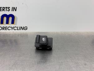 Begagnade Brytare, eldrivna fönster Alfa Romeo MiTo (955) 1.3 JTDm 16V Eco Pris € 25,00 Marginaltabell erbjuds av Gebr Opdam B.V.