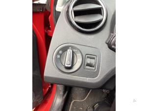 Begagnade Ljusbrytare Seat Ibiza IV SC (6J1) 1.0 EcoTSI 12V Pris € 35,00 Marginaltabell erbjuds av Gebr Opdam B.V.