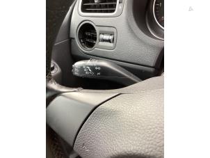 Gebruikte Combischakelaar Stuurkolom Volkswagen Polo V (6R) 1.2 TDI 12V BlueMotion Prijs € 75,00 Margeregeling aangeboden door Gebr Opdam B.V.