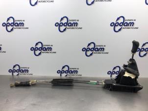 Gebruikte Versnellingsbak Bedieningskabel Renault Captur (2R) 0.9 Energy TCE 12V Prijs € 125,00 Margeregeling aangeboden door Gebr Opdam B.V.