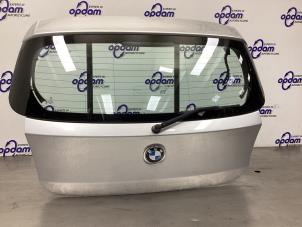 Gebruikte Achterklep BMW 1 serie (E87/87N) 116i 1.6 16V Prijs € 125,00 Margeregeling aangeboden door Gebr Opdam B.V.