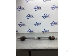 Begagnade Drivaxel, höger fram Opel Corsa D 1.3 CDTi 16V ecoFLEX Pris € 30,00 Marginaltabell erbjuds av Gebr Opdam B.V.