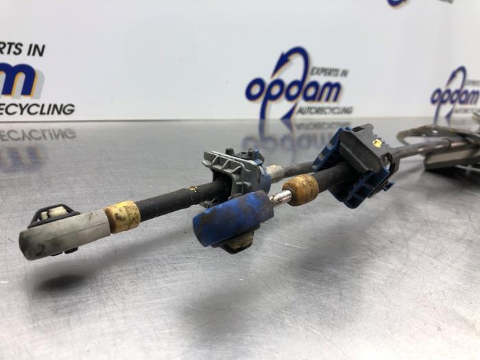 Versnellingsbak Bedieningskabel van een Toyota Aygo (B40) 1.2 12V 2015