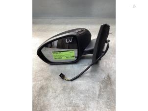 Begagnade Skärmspegel, vänster Dacia Jogger 1.6 Hybrid 140 16V Pris € 250,00 Marginaltabell erbjuds av Gebr Opdam B.V.