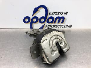 Używane Mechanizm zamka tylnej klapy Mitsubishi Colt (Z2/Z3) 1.3 16V Cena € 50,00 Procedura marży oferowane przez Gebr Opdam B.V.