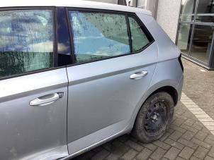 Begagnade Bakdörr, 4-dörrars, vänster Skoda Fabia III (NJ3) 1.0 12V Pris € 350,00 Marginaltabell erbjuds av Gebr Opdam B.V.