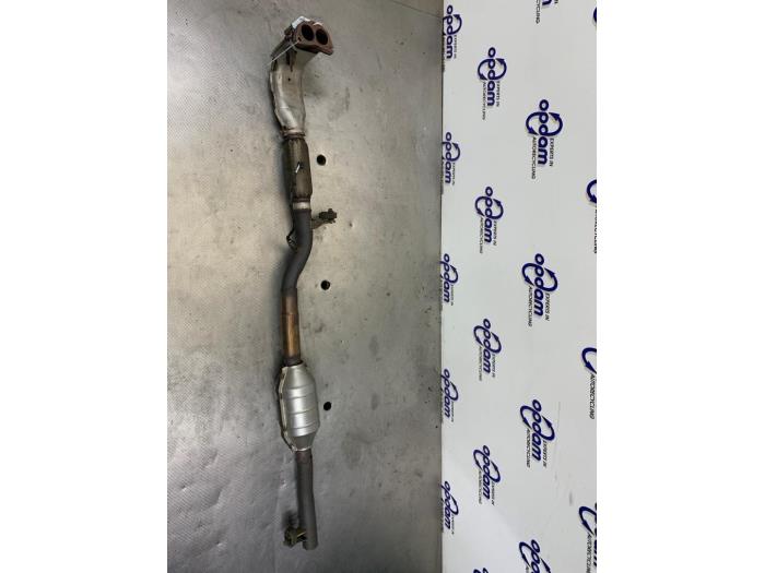 Katalytisk avgasrenare från en Mitsubishi Carisma 1.8 GDI 16V 2001