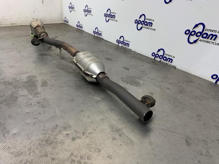 Katalytisk avgasrenare från en Mitsubishi Carisma 1.8 GDI 16V 2001