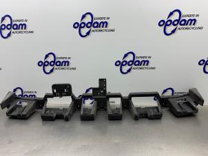 Gebruikte Bumperframe achter Ford Kuga II (DM2) 1.5 EcoBoost 16V 182 4x4 Prijs € 30,00 Margeregeling aangeboden door Gebr Opdam B.V.