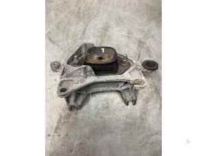 Gebruikte Versnellingsbak Steun Renault Talisman Estate (RFDK) 1.5 dCi 110 Prijs € 25,00 Margeregeling aangeboden door Gebr Opdam B.V.