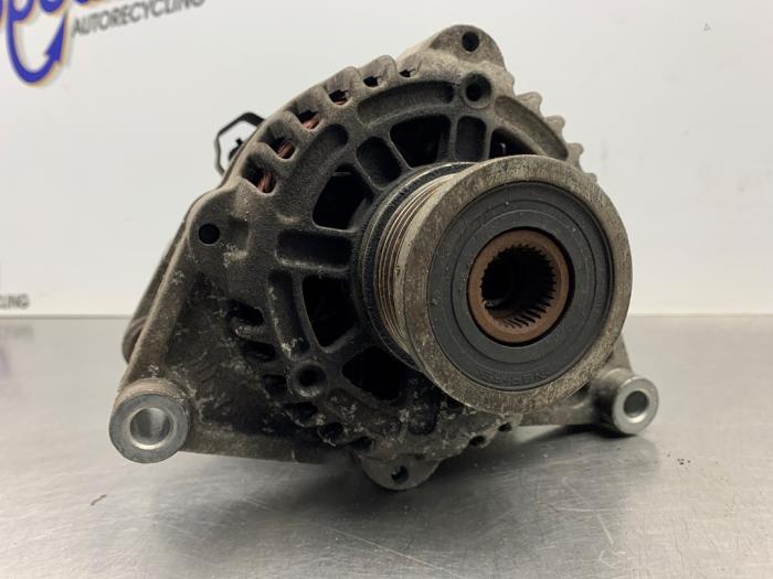 Dynamo från en Opel Astra J (PC6/PD6/PE6/PF6) 1.4 Turbo 16V 2010