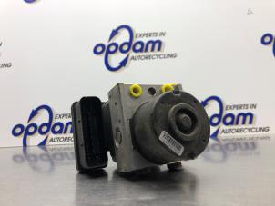 Gebruikte ABS Pomp Peugeot 206 SW (2E/K) 1.6 16V Prijs € 100,00 Margeregeling aangeboden door Gebr Opdam B.V.