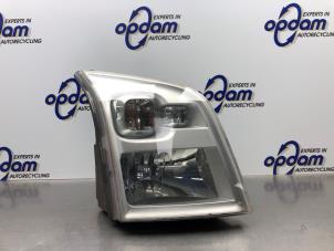 Gebruikte Koplamp rechts Ford Transit 2.2 TDCi 16V Prijs € 60,00 Margeregeling aangeboden door Gebr Opdam B.V.
