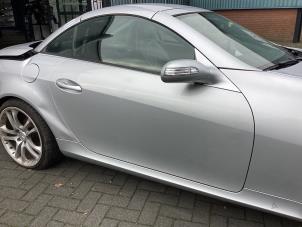 Gebruikte Portier 2Deurs rechts Mercedes SLK (R171) 1.8 200 K 16V Prijs € 150,00 Margeregeling aangeboden door Gebr Opdam B.V.