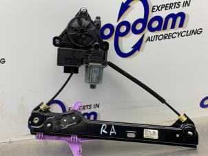 Gebruikte Ruitmechaniek 4Deurs rechts-achter Volkswagen Polo VI (AW1) 1.0 TSI 12V Prijs € 75,00 Margeregeling aangeboden door Gebr Opdam B.V.