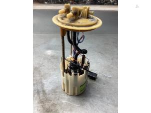 Używane Elektryczna pompa paliwa Volkswagen Crafter 2.0 TDI 16V Cena € 72,60 Z VAT oferowane przez Gebr Opdam B.V.