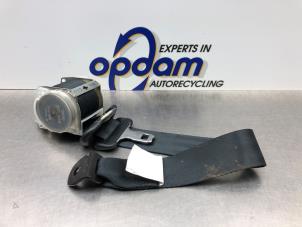 Begagnade Bakre säkerhetsbälte, höger Suzuki Swift (ZA/ZC/ZD) 1.6 Sport VVT 16V Pris € 50,00 Marginaltabell erbjuds av Gebr Opdam B.V.