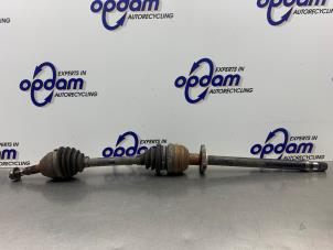 Begagnade Drivaxel, höger fram Opel Zafira (M75) 2.2 16V Direct Ecotec Pris € 70,00 Marginaltabell erbjuds av Gebr Opdam B.V.