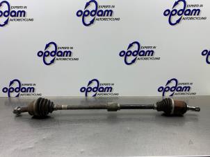 Begagnade Drivaxel, höger fram Opel Corsa D 1.3 CDTi 16V ecoFLEX Pris € 50,00 Marginaltabell erbjuds av Gebr Opdam B.V.