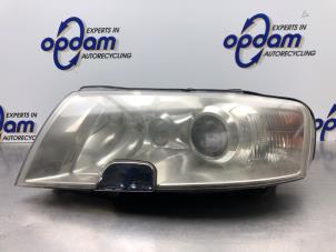 Gebruikte Koplamp links Skoda Superb (3U4) 2.8 V6 30V Prijs € 250,00 Margeregeling aangeboden door Gebr Opdam B.V.