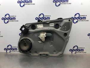 Begagnade Fönstermekanism, 4-dörrars, höger fram Mercedes B (W245) 1.5 B-150 16V Pris € 60,00 Marginaltabell erbjuds av Gebr Opdam B.V.