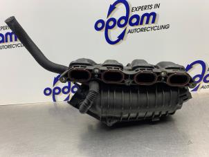 Gebruikte Inlaatspruitstuk Mini Mini (R56) 1.6 16V Cooper Prijs € 70,00 Margeregeling aangeboden door Gebr Opdam B.V.