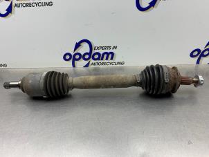 Begagnade Drivaxel, vänster fram Mercedes B (W245) 1.7 B-170 16V Pris € 125,00 Marginaltabell erbjuds av Gebr Opdam B.V.