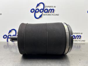 Begagnade Luftfjäder Landrover Discovery V (LR) 3.0 Td6 24V Pris € 200,00 Marginaltabell erbjuds av Gebr Opdam B.V.