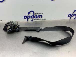 Begagnade Främre säkerhetsbälte, vänster Mercedes B (W245) 1.7 B-170 16V Pris € 75,00 Marginaltabell erbjuds av Gebr Opdam B.V.